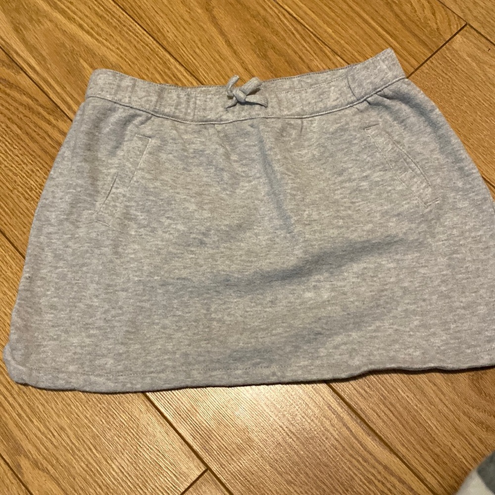 I am selling a grey skirt